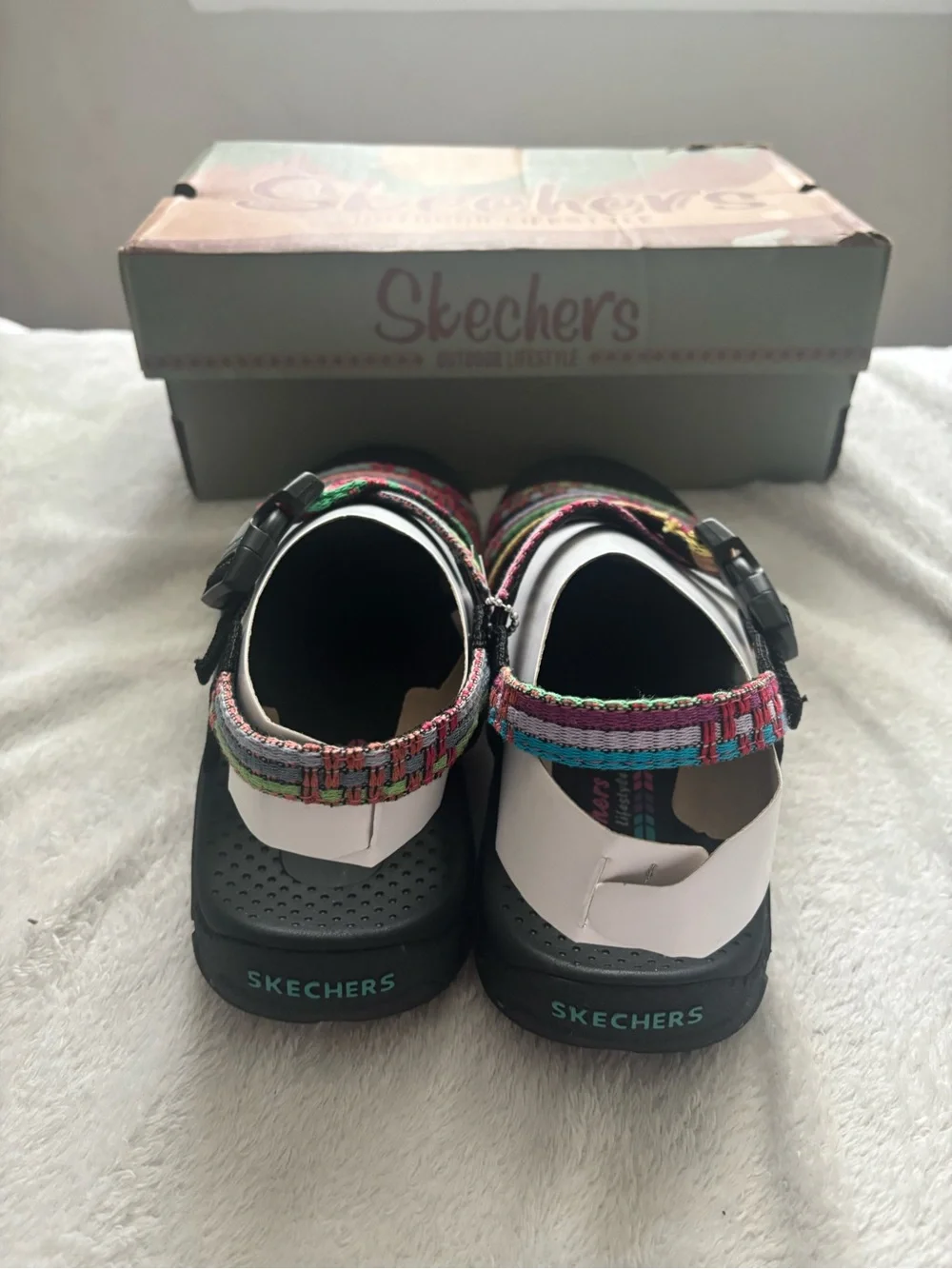 Skechers Women White Sandals with Multicolor Woven Straps Size 9 - Picture 4 of 6
